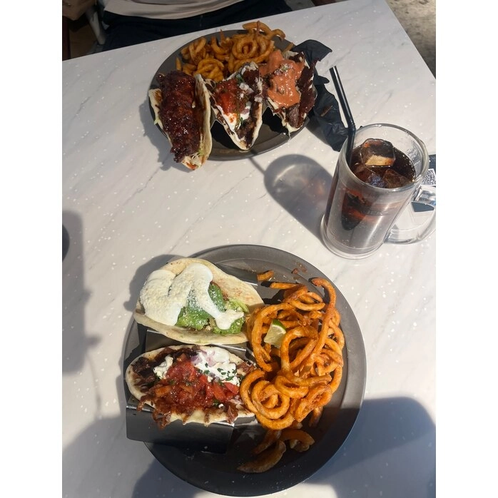 【横須賀でタコス食べました♪】