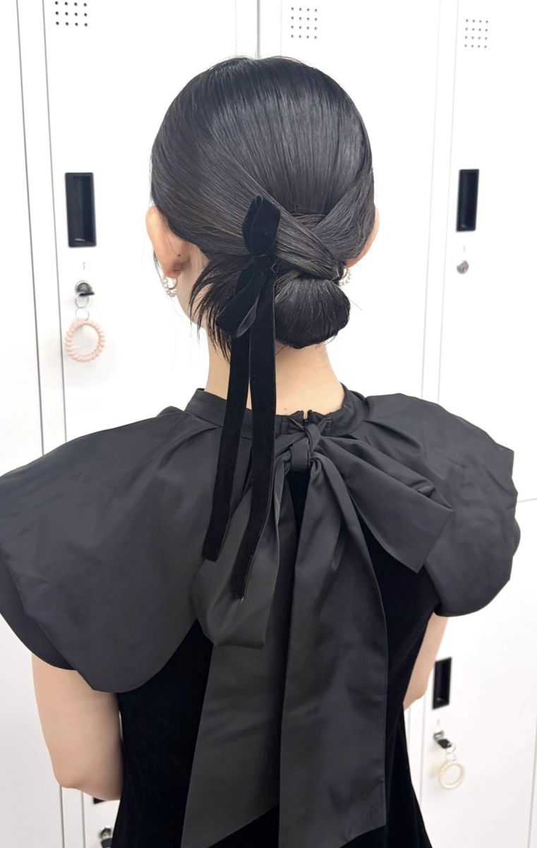 # 横浜で結婚式ヘアセット｜上品なタイトシニヨン・お呼ばれヘア