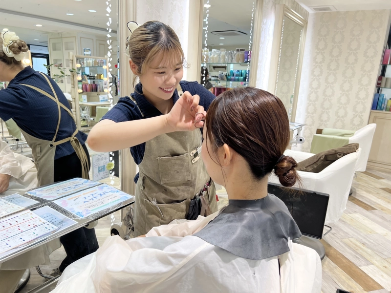 眉カットや耳つぼピアスも♪強みを作れる！