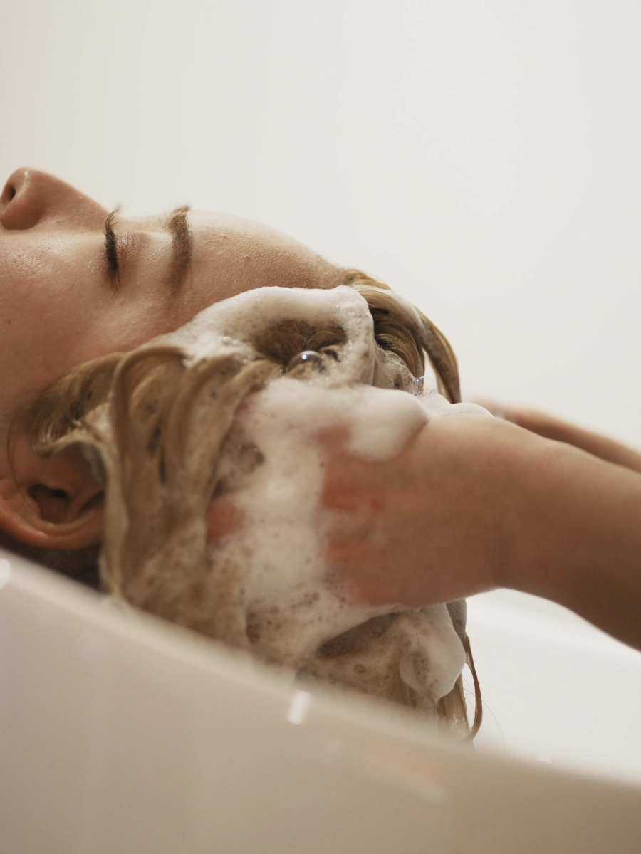 頭皮の悩みに合わせて選べるAujuaヘッドスパで髪に潤いと癒しのくつろぎを♪