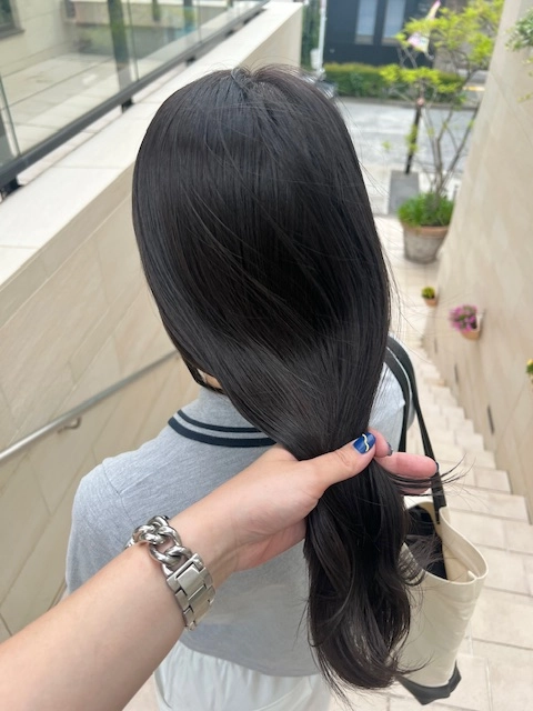 透明感暗髪ツヤロング