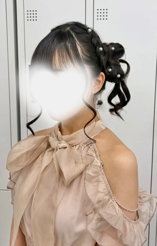 横浜駅近郊徒歩5分 横浜で結婚式ヘアセット/横浜お呼ばれヘアセット/横浜ヘアセット/横浜結婚式ヘアアレンジ/横浜お呼ばれヘアアレンジ/横浜カチモリ/横浜立体リボン/横浜くるみちゃんヘア/横浜シニヨン/横浜ゆるふわアップ/横浜編みおろし/横浜ハーフアップ/横浜タイト系/金箔/ビックリボン/ビックシュシュ