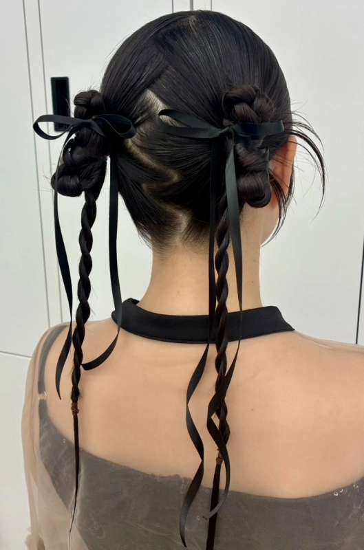 横浜で結婚式ヘアセット/横浜お呼ばれヘアセット/横浜ヘアセット/横浜結婚式ヘアアレンジ/横浜お呼ばれヘアアレンジ/横浜カチモリ/横浜立体リボン/横浜くるみちゃんヘア/横浜シニヨン/横浜ゆるふわアップ/横浜編みおろし/横浜ハーフアップ/横浜タイト系/金箔